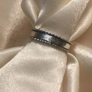 ❤️ 2 for $10 PRICE DROP 
Double Rope Band adjustable toe ring